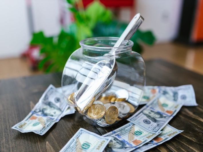 Handel CFD na ropie, złocie i innych surowcach - co warto wiedzieć?